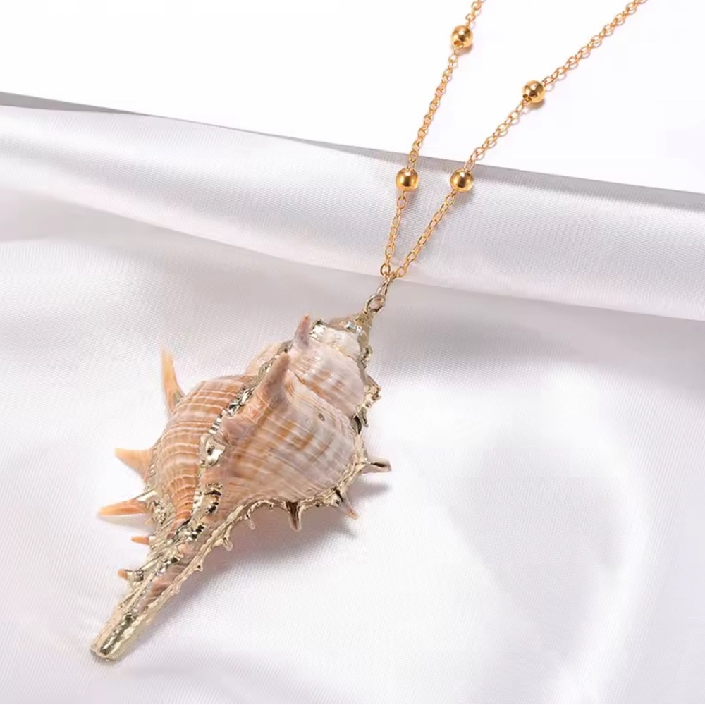 🫧 Dainty Gold Shell White and Cream Pendant Necklace🫧